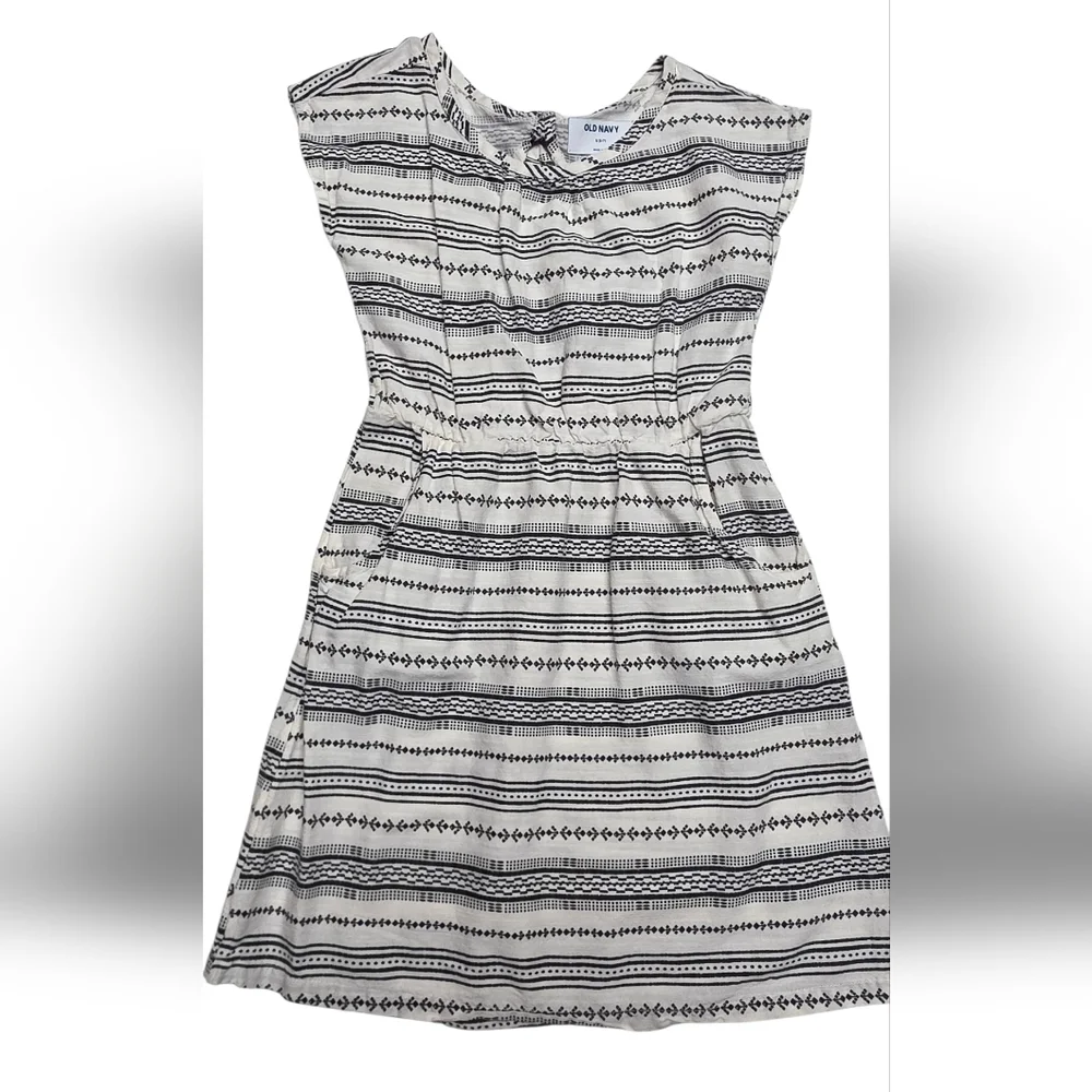 Stylish Black and White Kids Dress Size 6 - 7 / Small